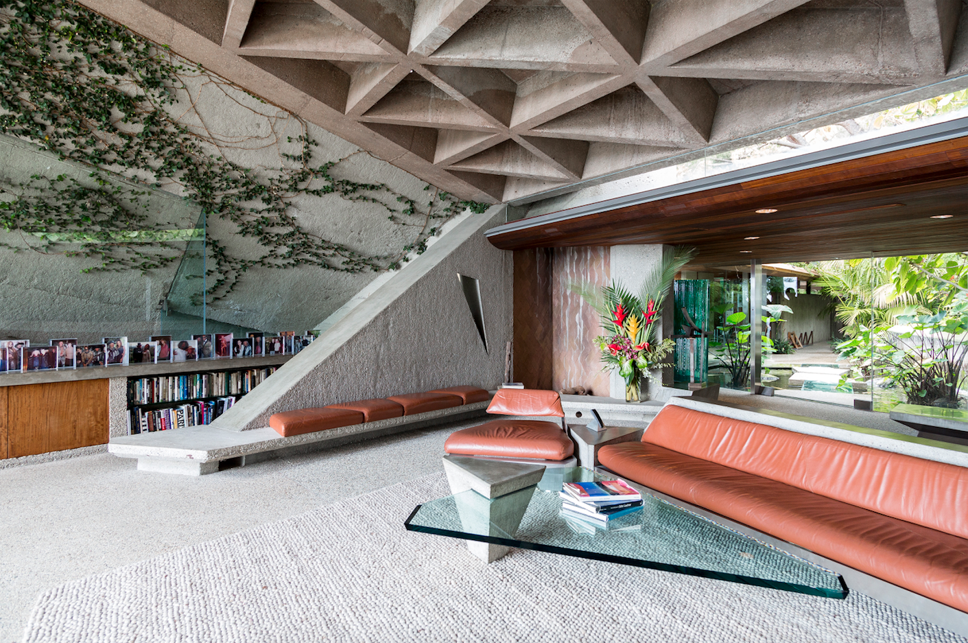 John Lautner, James Goldstein House, View of living room (image courtesy LACMA)